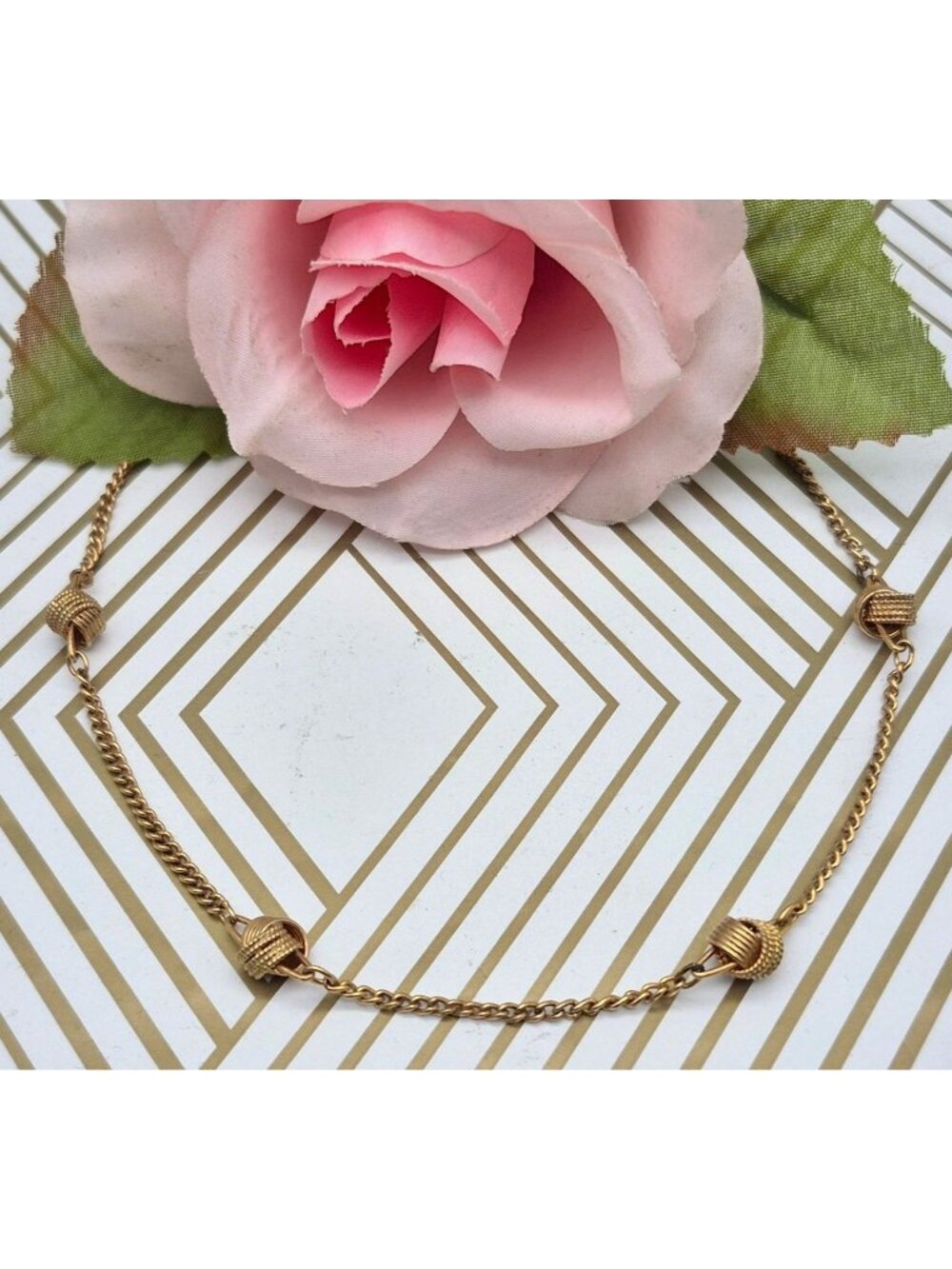 Vintage 1977 Avon Delicate Love Knots Gold Tone Choker Collar Necklace 17"